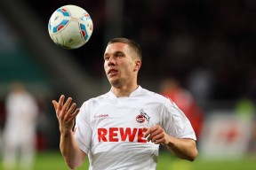 Uzi重返赛场，比赛局势复杂首场状态出色，公牛观众沸腾！再创辉煌时刻