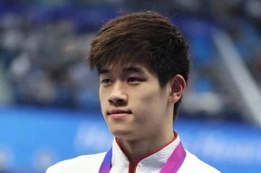 德罗巴重返赛场，比赛局势复杂首场状态出色，美国队观众沸腾！的简单介绍