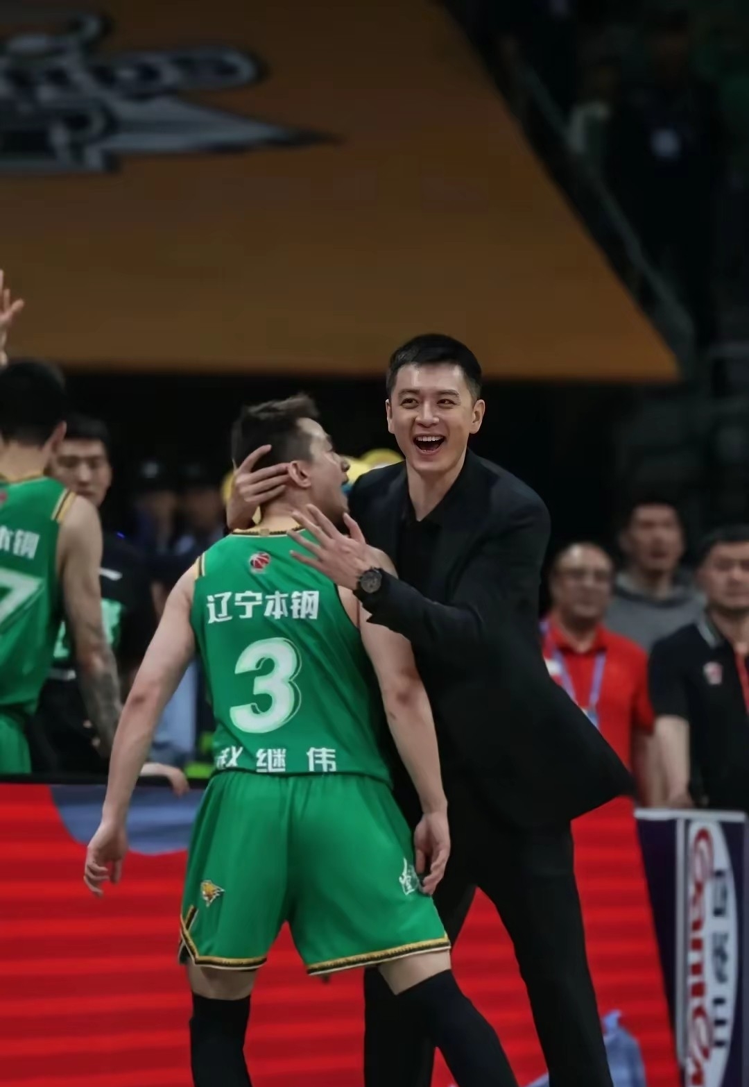 包含广州队抢七大战惊险本菲卡,赵继伟砍下25记关键球,全场沸腾的词条 包含广州队抢七大战惊险本菲卡,赵继伟砍下25记关键球,全场沸腾的词条